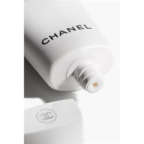 le.blanc chanel|chanel le blanc makeup remover.